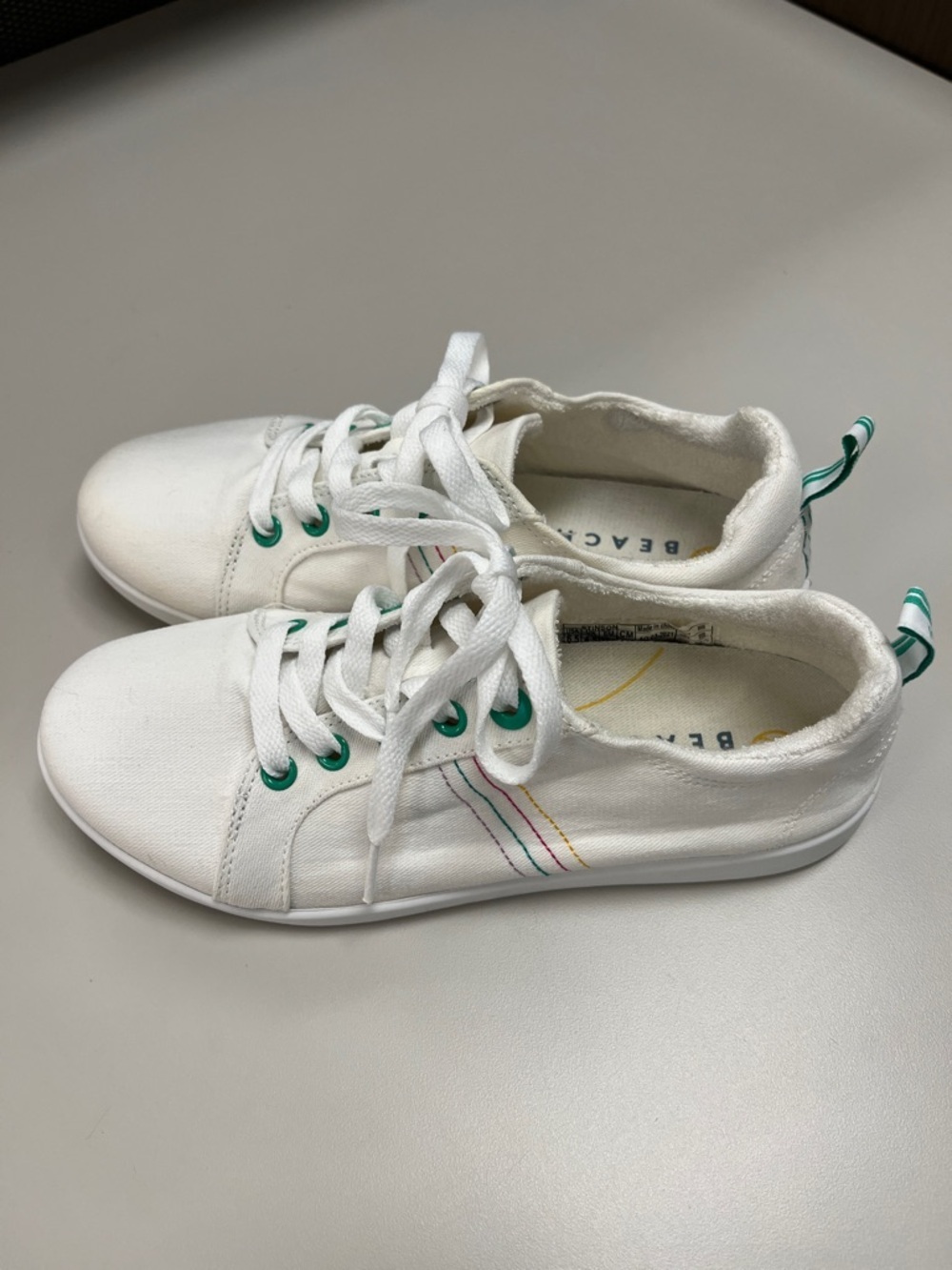 Vionic Beach Stinson White Canvas Sneakers